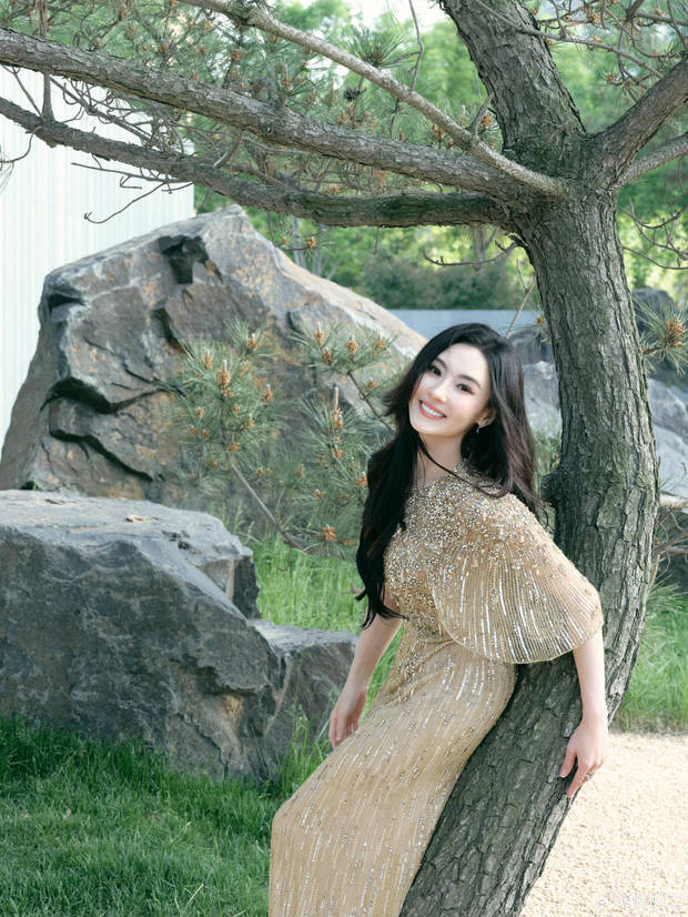 张柏芝笑容甜美。