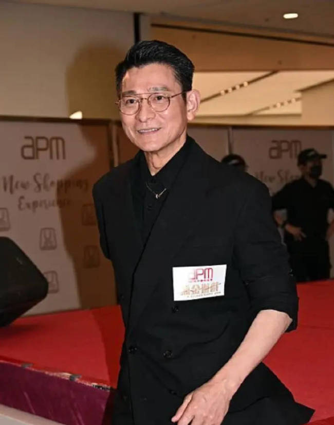 刘德华回应王晶公开谈论其感情生活：并不介意