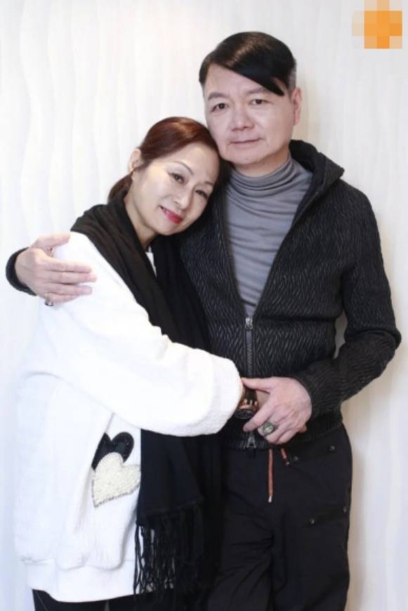 艾威回应妻子因病去世!透露陈美玲遗愿并感谢大家